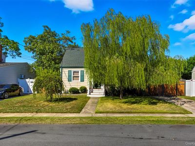 307 Ferndale Court, Copiague, NY, 11726