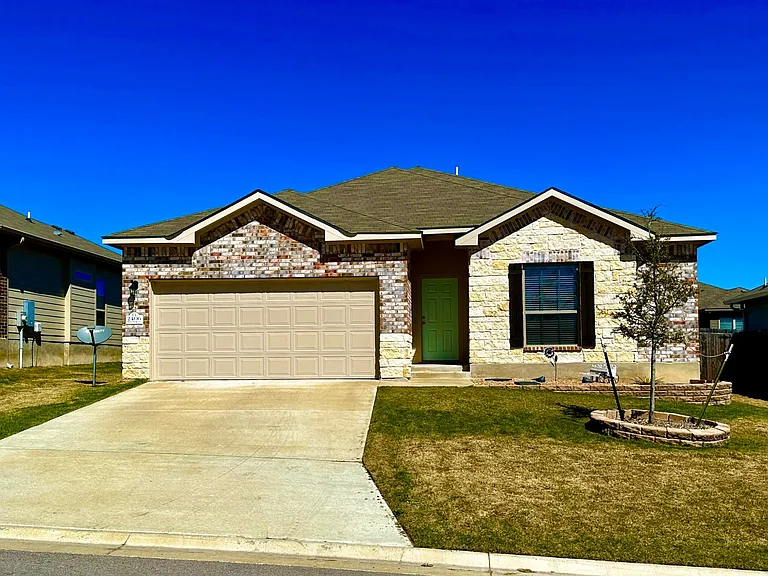 2406 Petersburg Ln — Photo 4