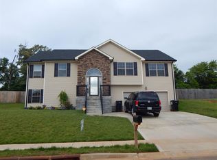 1084 Freedom Dr, Clarksville, TN 37042