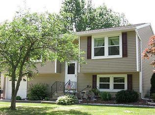 300 Tracey Ln, Grand Island, NY