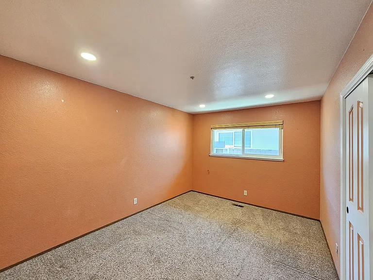 32270 Devonshire St — Photo 11