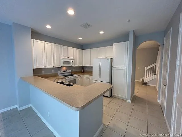 2 bed, 2.5 bath, 1627 sqft, $2,200 — Photo 3