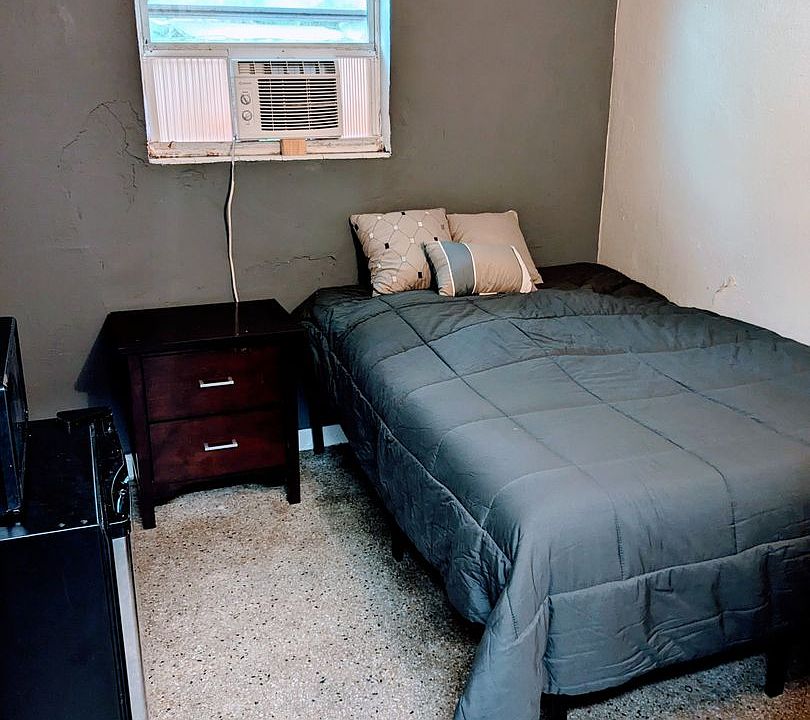 2nd image of 716 Orange Ave #14A