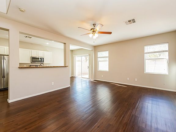 4th image of 9437 Jewel Lake Ave