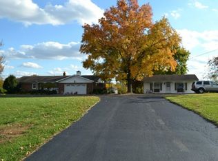 588 State Route 15, Albion, IL 62806