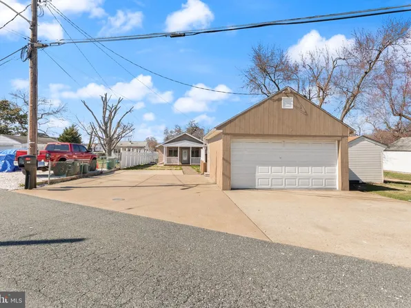 7512 Battle Grove Cir, Baltimore, MD 21222