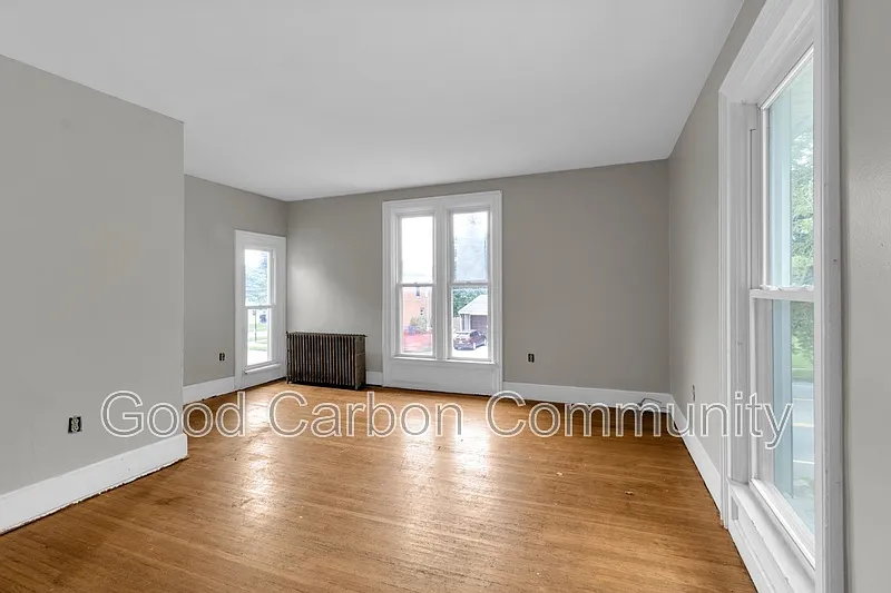 189 West Ave #2