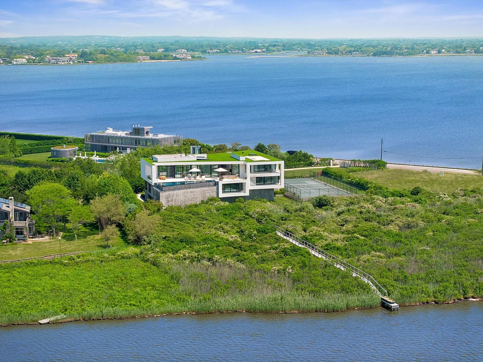 A Waterfront Sanctuary in Water Mill South Summer — Photo 2