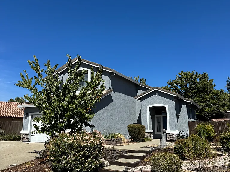 1370 Kerslake Cir — Photo 2