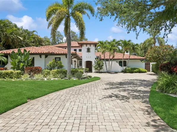 145 Bay Point Dr NE, Saint Petersburg, FL 33704