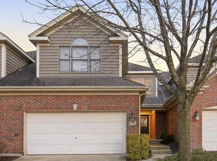 3703 King George Ln, St Charles, IL 60174