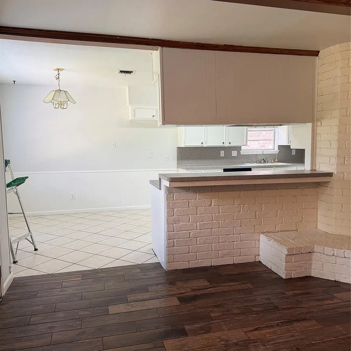4 bed, 2.0 bath, 2012 sqft, $2,070 — Photo 4