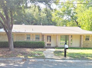 1408 W 4th St, Lampasas, TX 76550