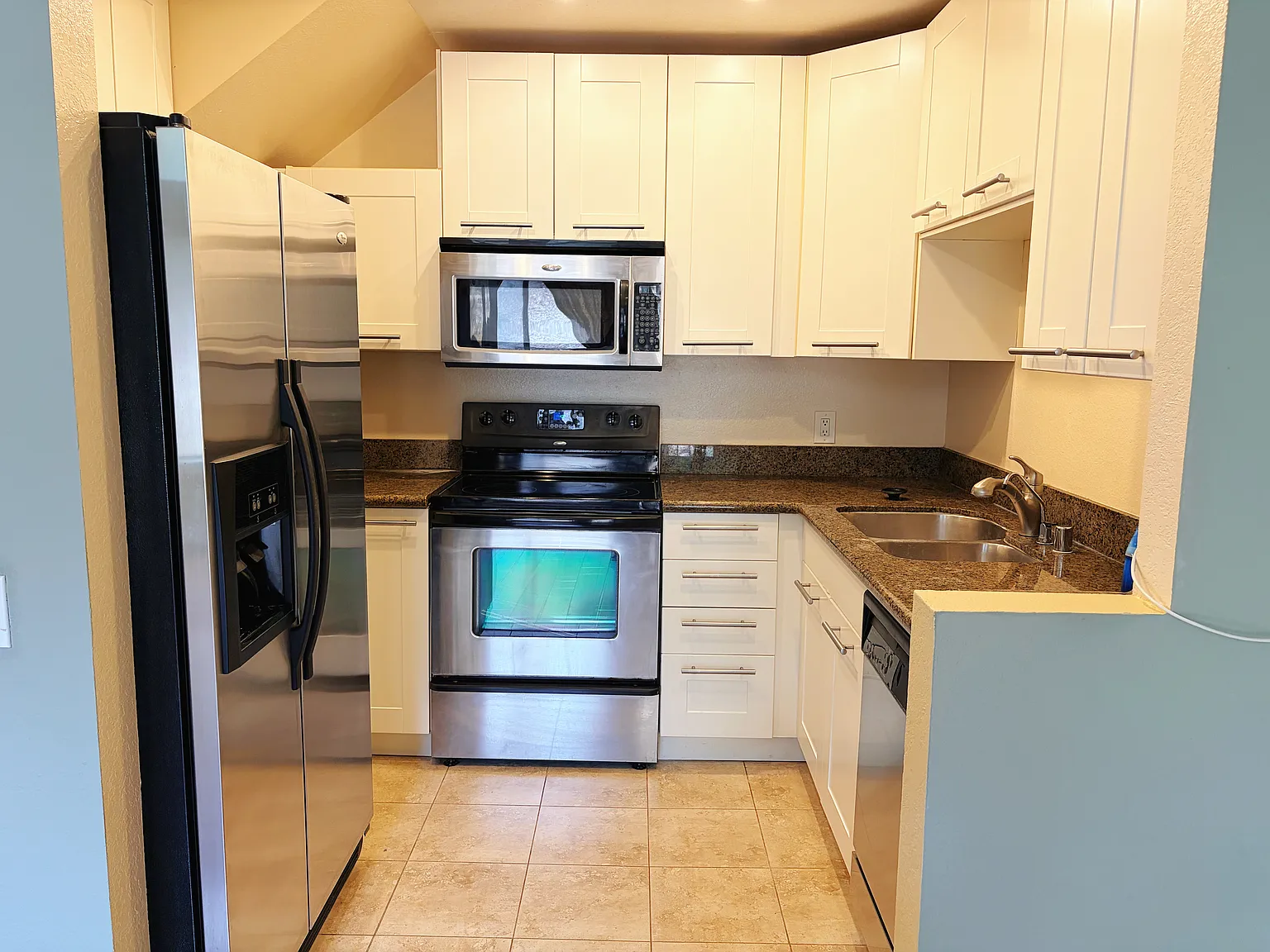 1 bed, 685 sqft, $2,700 — Photo 3