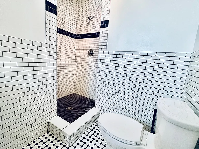 416 E Main St #306 — Photo 9