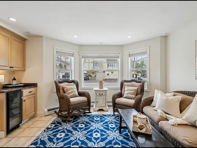 72 Plymouth St #1 — Photo 4