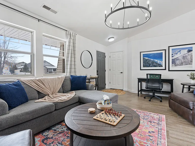 120 N Century Dr — Photo 26