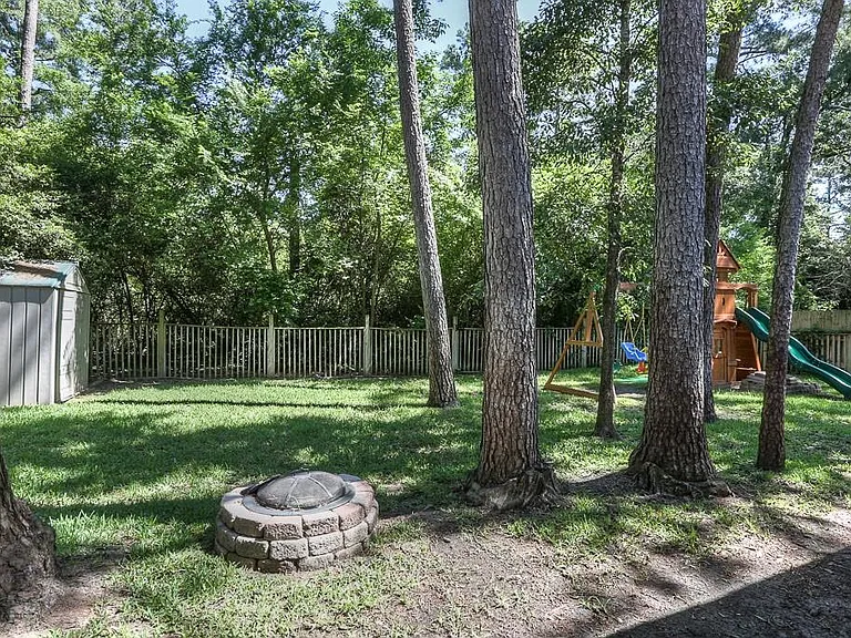 24 Edgewood Forest Ct — Photo 5