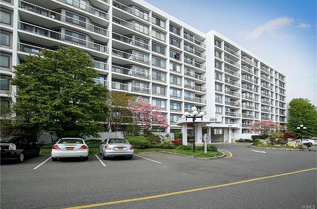 1st image of 300 High Point Dr APT 403