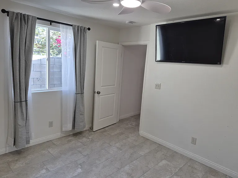 901 E Occidental St #2 — Photo 8