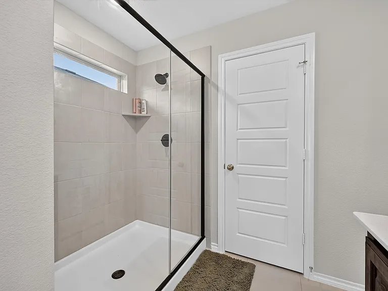1637 Elle Ln — Photo 18