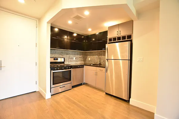 Rented by Clove Realty LLC | media 4