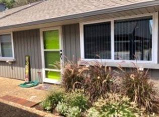 1718 Surrey Ln, Enid, OK 73703