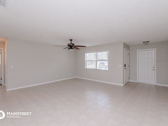 4th image of 915 York Dr
