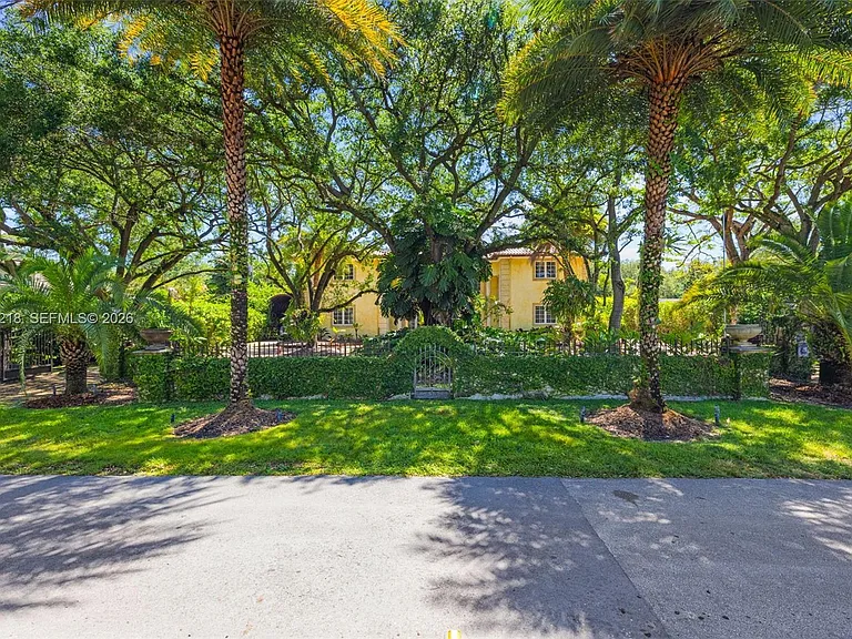 6905 SW 75th Ave — Photo 66