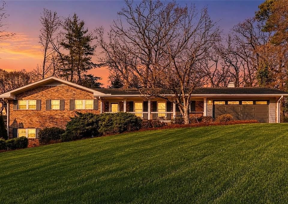 1st image of 2478 Brookhurst Dr