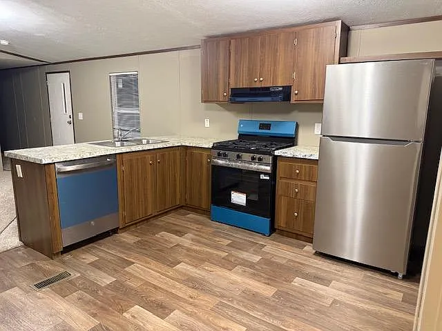 611 W Matthews St #36 — Photo 6