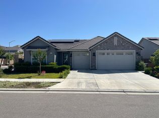 2031 N Osmun Ave, Clovis, CA 93619