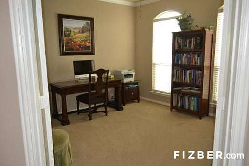 3rd image of 1001 Tara Dr