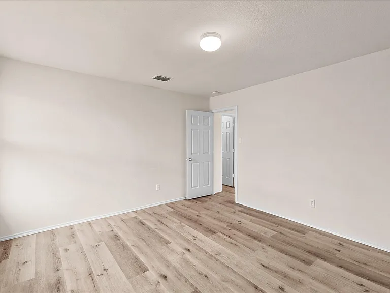 13287 Fowler Dr — Photo 31