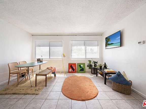 2nd image of 6133 Whitsett Ave APT 23