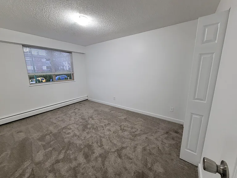 274 W 2nd St #207 — Photo 27