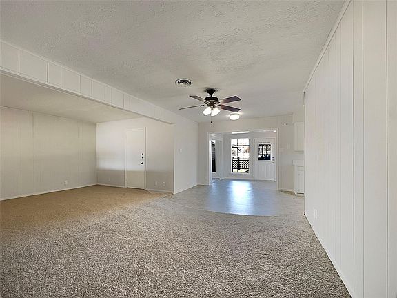 3rd image of 15311 Woodforest Blvd