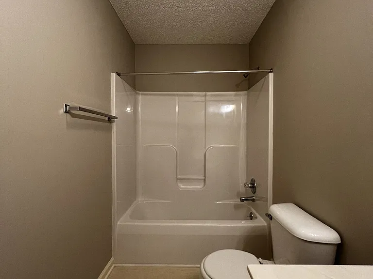 3427 Poplar Hl — Photo 20
