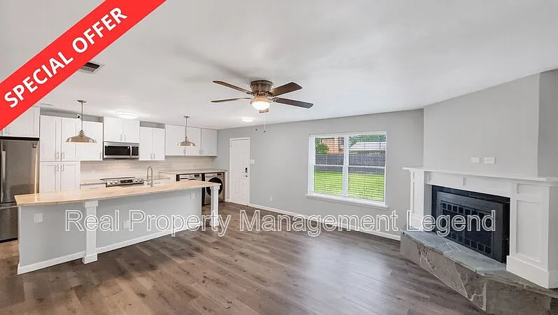 3 bed, 2.0 bath, 1284 sqft, $1,945 — Photo 1