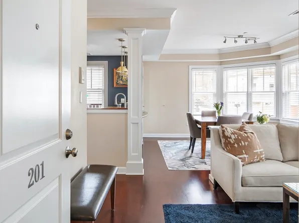 111 Green St #201, Boston, MA 02130