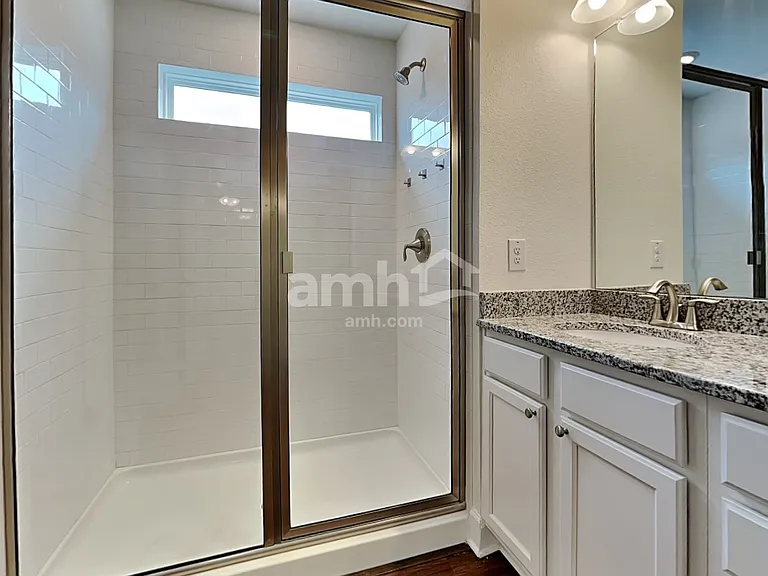 918 Walden Pond Dr — Photo 16