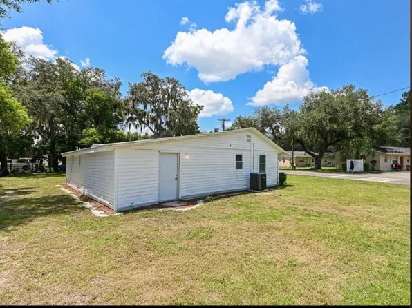 5620 1st St, Zephyrhills, FL 33542
