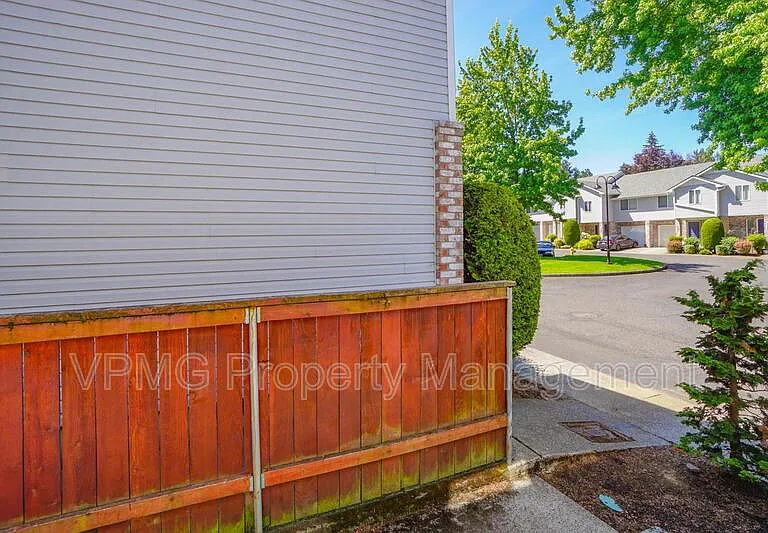 5502 NE 89th Ave — Photo 33