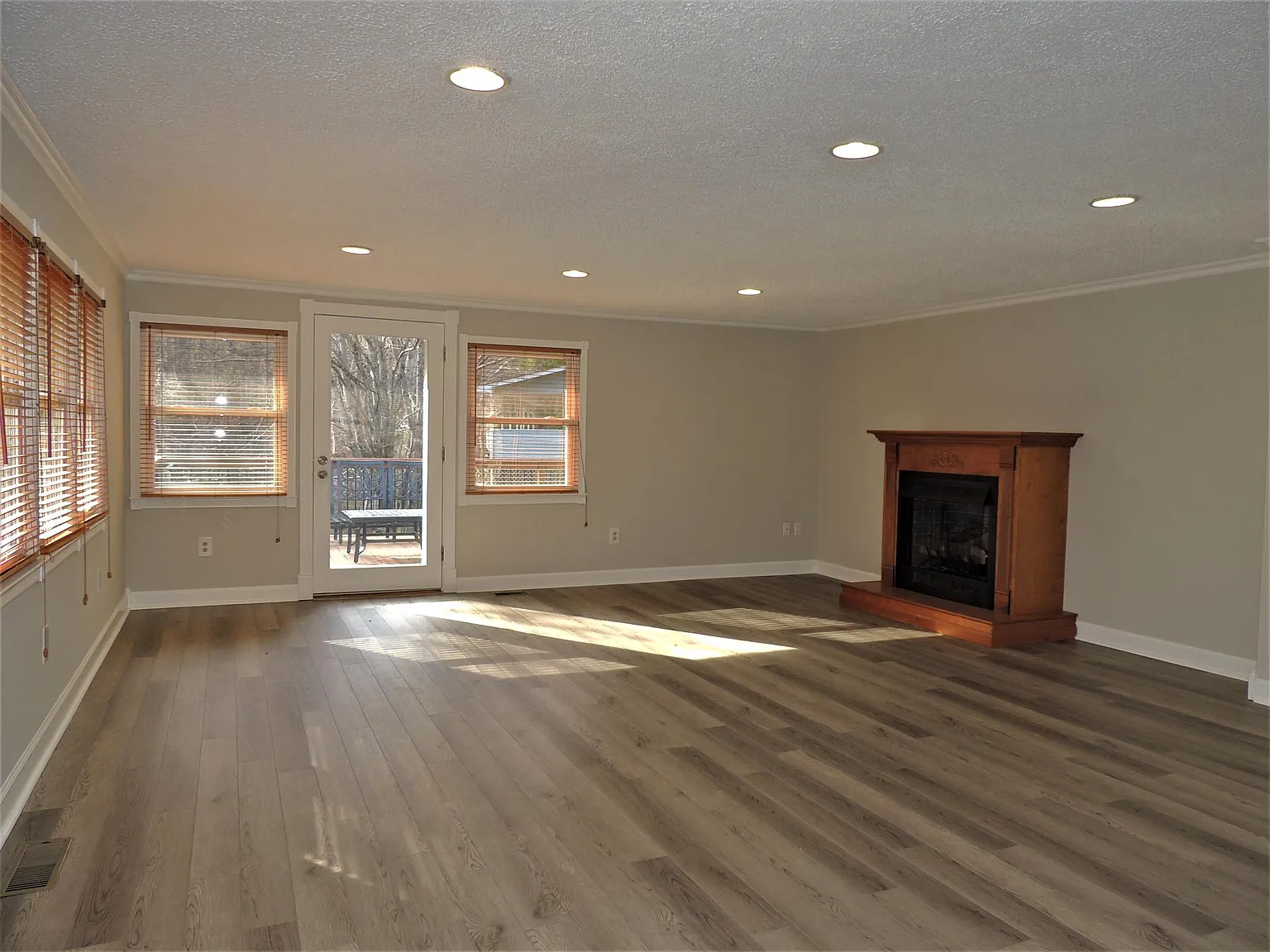 4 Weston Ln — Photo 4