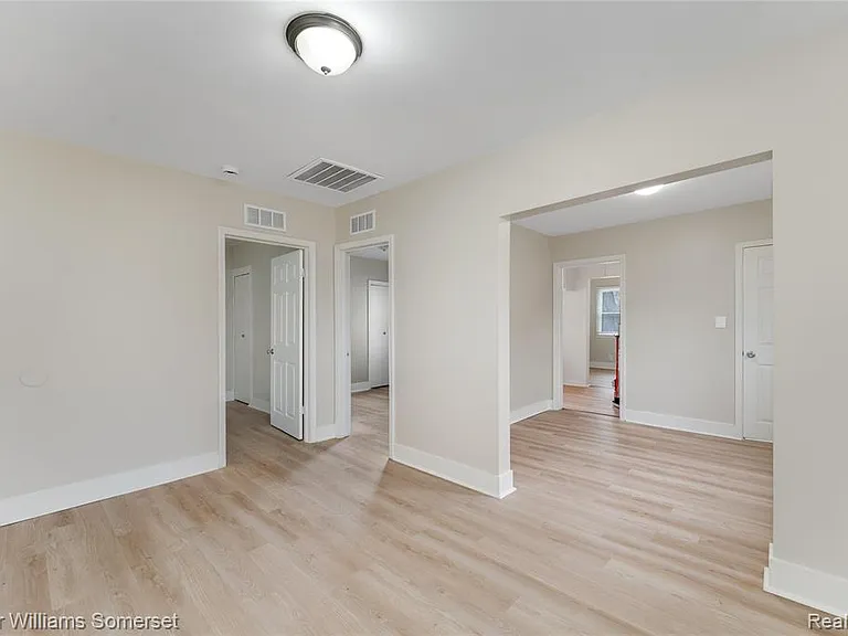 24646 Tuscany Ave — Photo 7