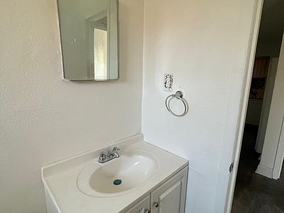 2nd image of 624 S Danny Thomas Blvd Unit 7