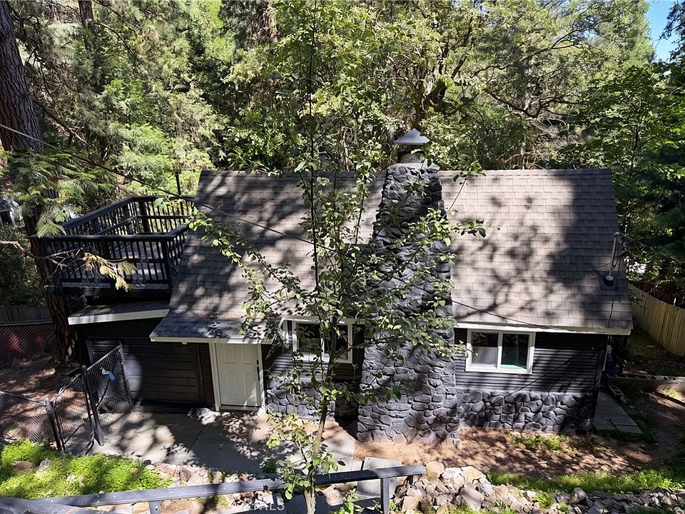 1st image of 982 Oak Dr