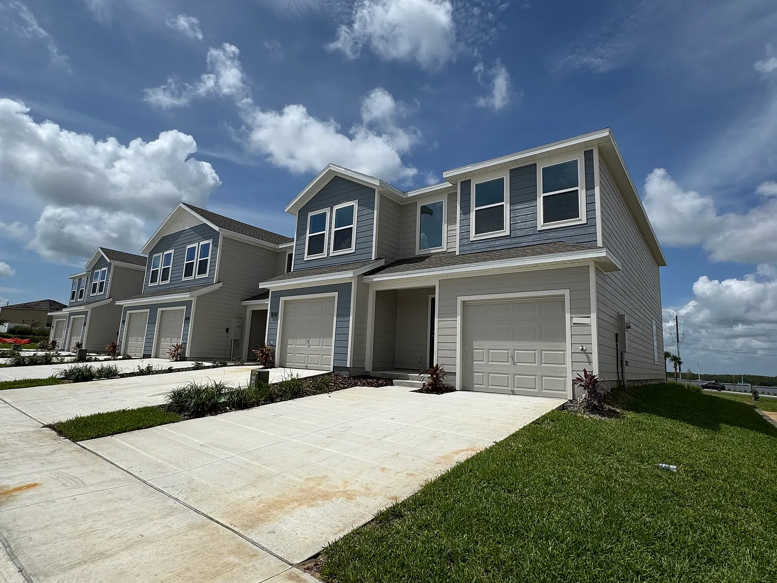 Bevel Ln, Davenport — Photo 1
