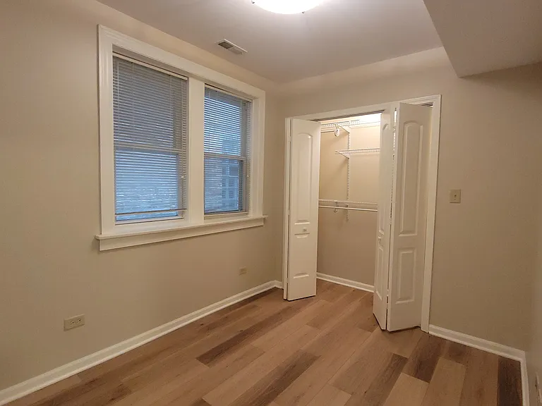 2921 N Albany Ave #G — Photo 7