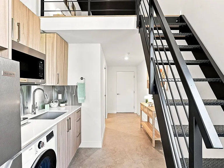 Step Designer Lofts — Photo 178